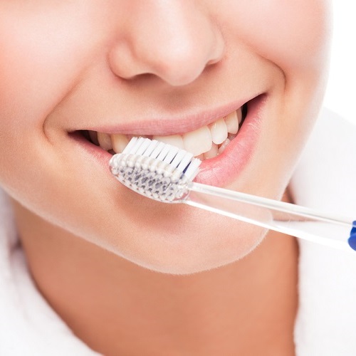 Vệ sinh răng miệng sạch sẽ để chống viêm nhiễm