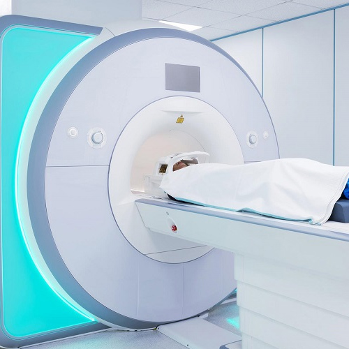 Khi chụp MRI cần bỏ toàn bộ đồ vật kim loại khỏi cơ thể